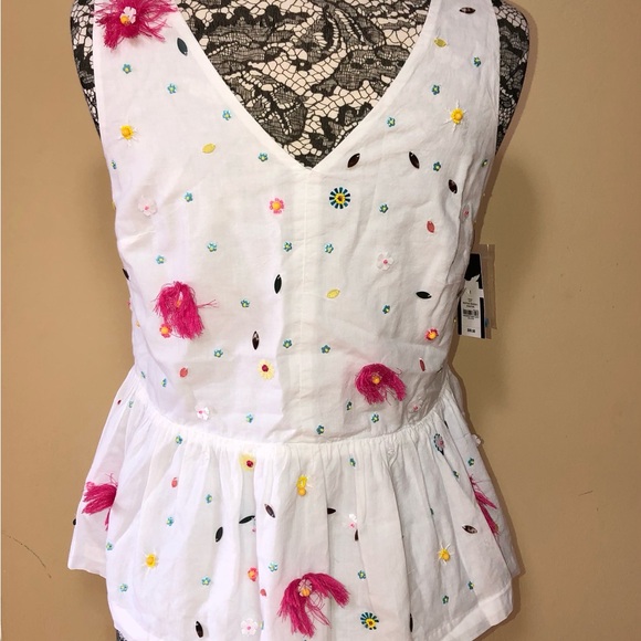 NWT Crown & Ivy White V-neck Top. Medium. Beaded front, Smocked back, Cotton. - Picture 9 of 10